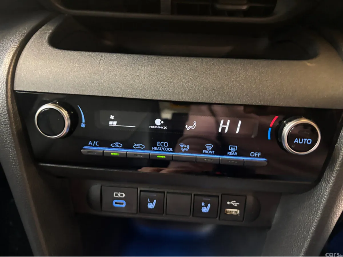 Toyota Yaris Cross Hatchback, Petrol Hybrid, 2023, White
