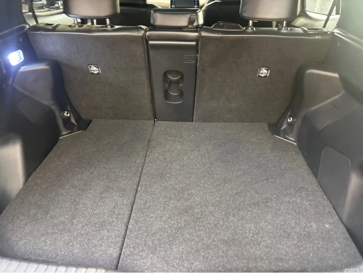 Toyota Yaris Cross Hatchback, Petrol Hybrid, 2023, White