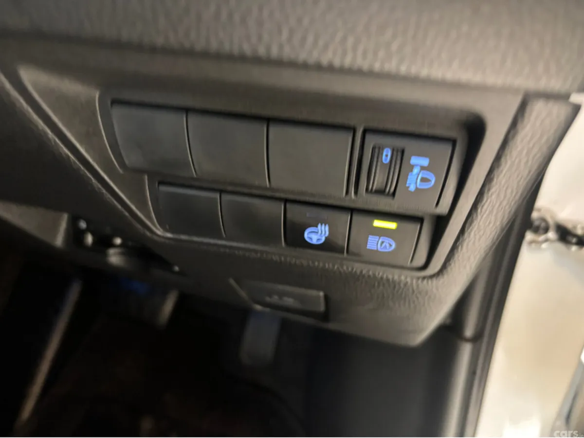 Toyota Yaris Cross Hatchback, Petrol Hybrid, 2023, White