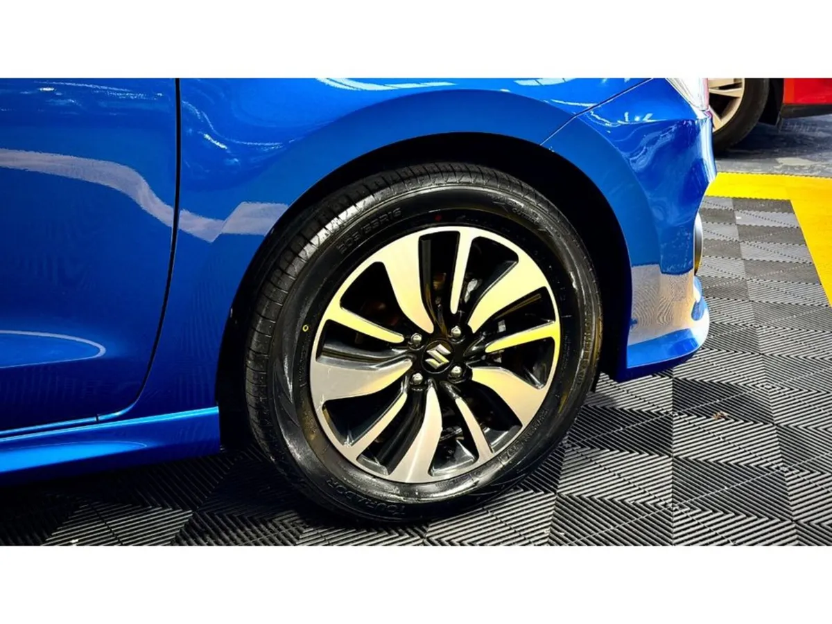 Suzuki Swift Hatchback, Petrol, 2019, Blue