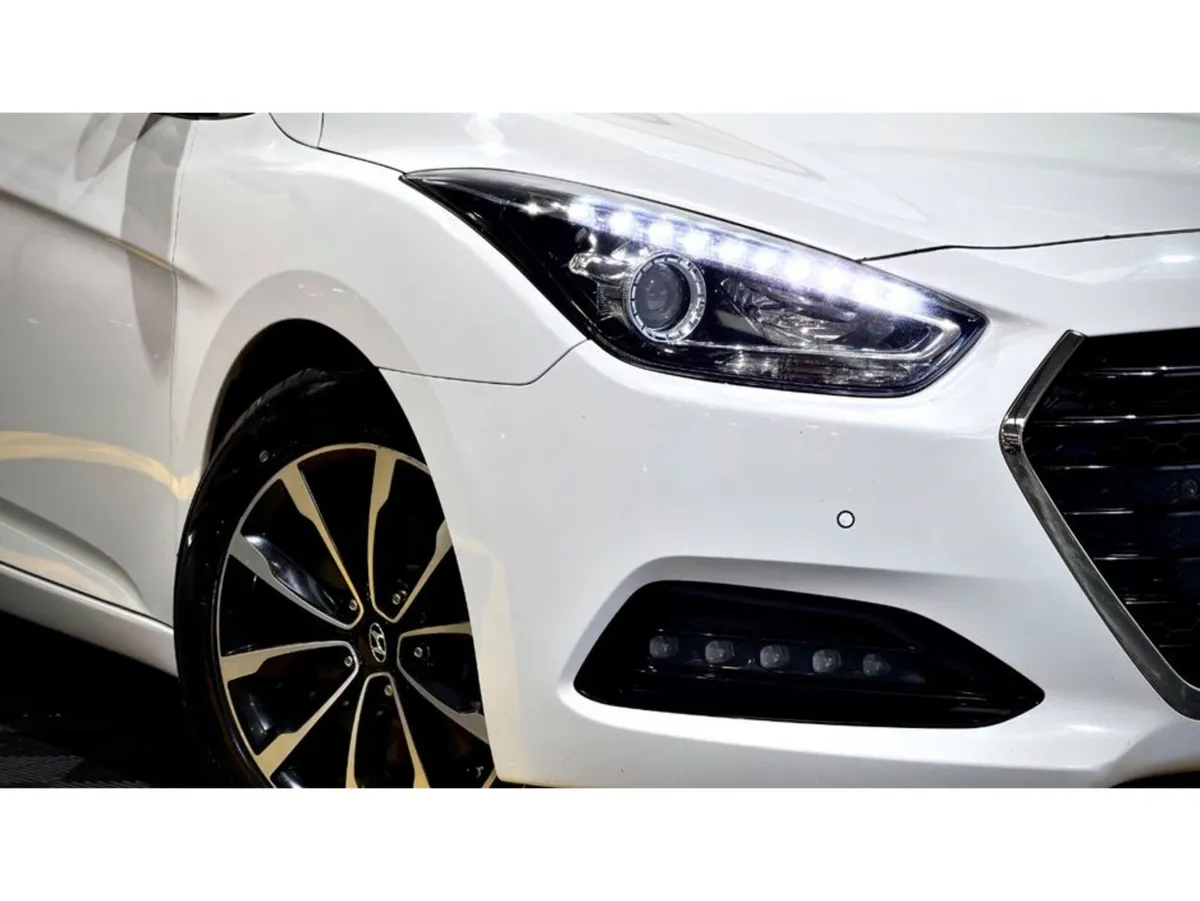 Hyundai i40 Saloon, Diesel, 2016, White