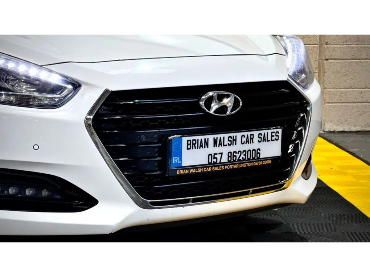 Hyundai i40 Saloon, Diesel, 2016, White