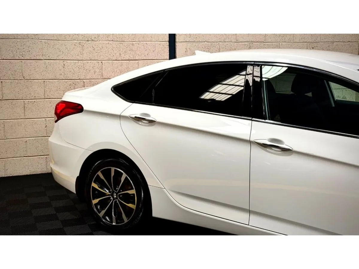 Hyundai i40 Saloon, Diesel, 2016, White