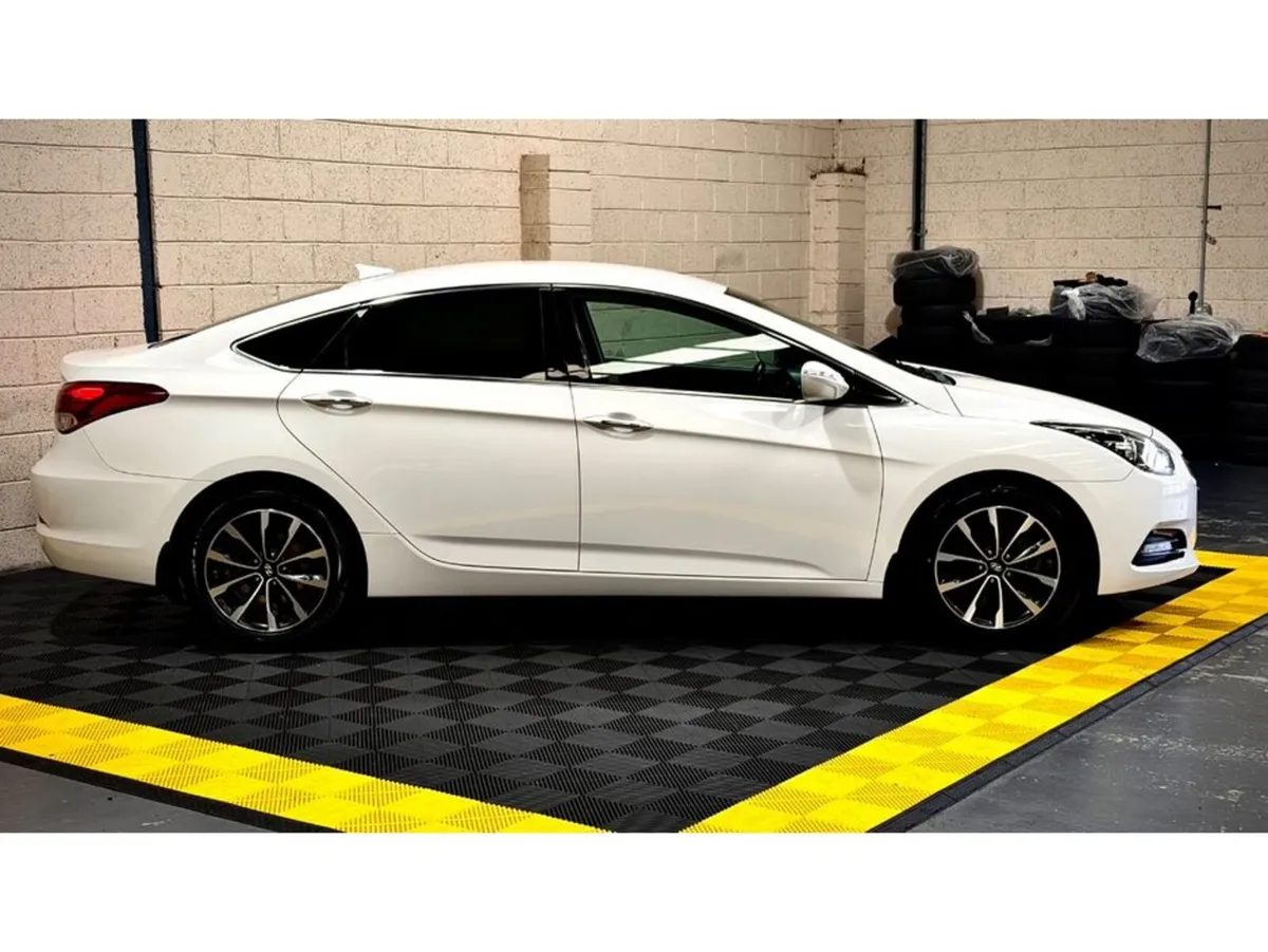 Hyundai i40 Saloon, Diesel, 2016, White