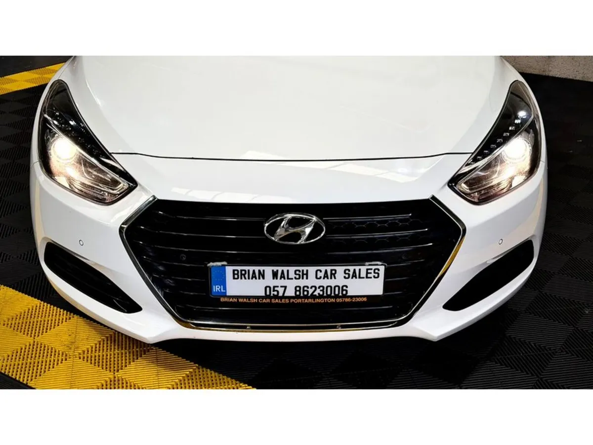 Hyundai i40 Saloon, Diesel, 2016, White
