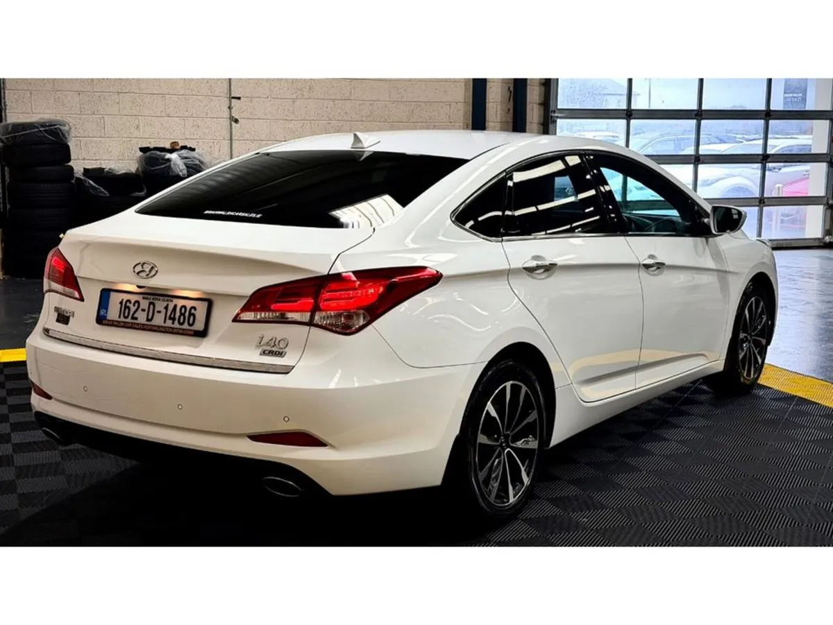 Hyundai i40 Saloon, Diesel, 2016, White