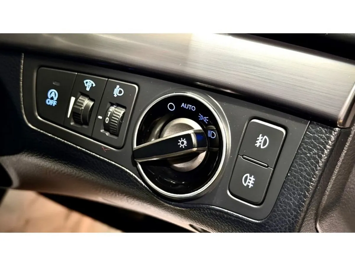 Hyundai i40 Saloon, Diesel, 2016, White