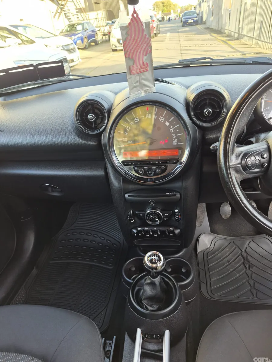 Mini Cooper Hatchback, Diesel, 2015, Red
