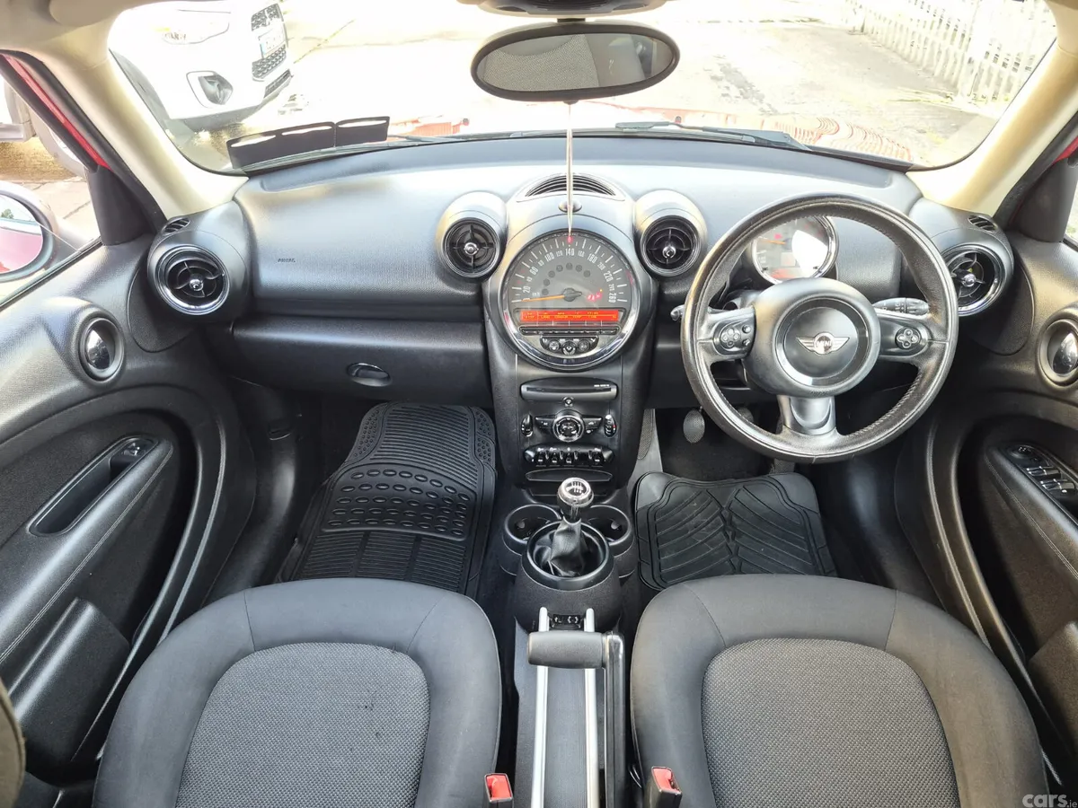 Mini Cooper Hatchback, Diesel, 2015, Red