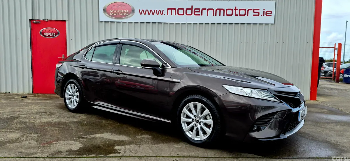 Toyota Camry Saloon, Petrol Hybrid, 2019, Brown