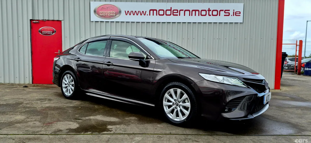 Toyota Camry Saloon, Petrol Hybrid, 2019, Brown