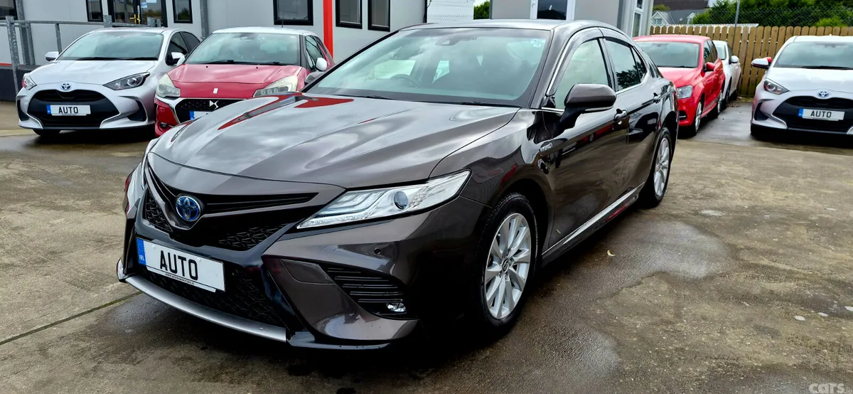 Toyota Camry Saloon, Petrol Hybrid, 2019, Brown