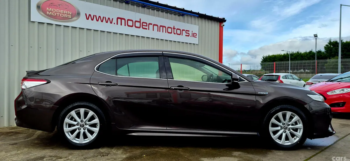 Toyota Camry Saloon, Petrol Hybrid, 2019, Brown