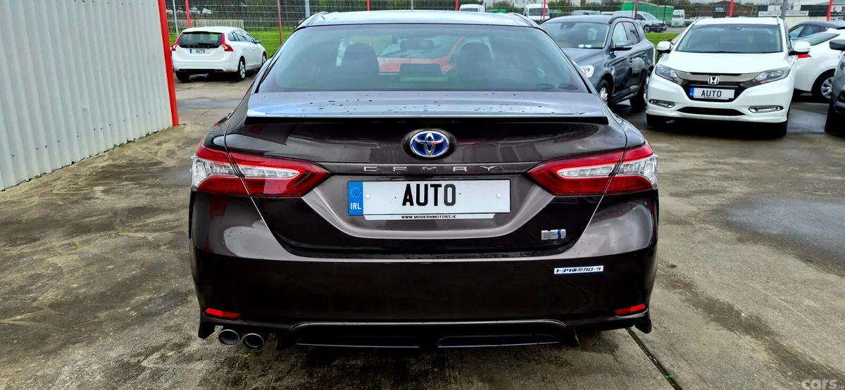 Toyota Camry Saloon, Petrol Hybrid, 2019, Brown