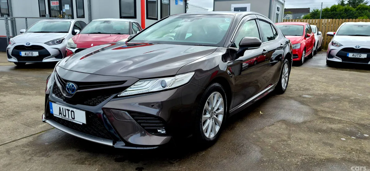 Toyota Camry Saloon, Petrol Hybrid, 2019, Brown
