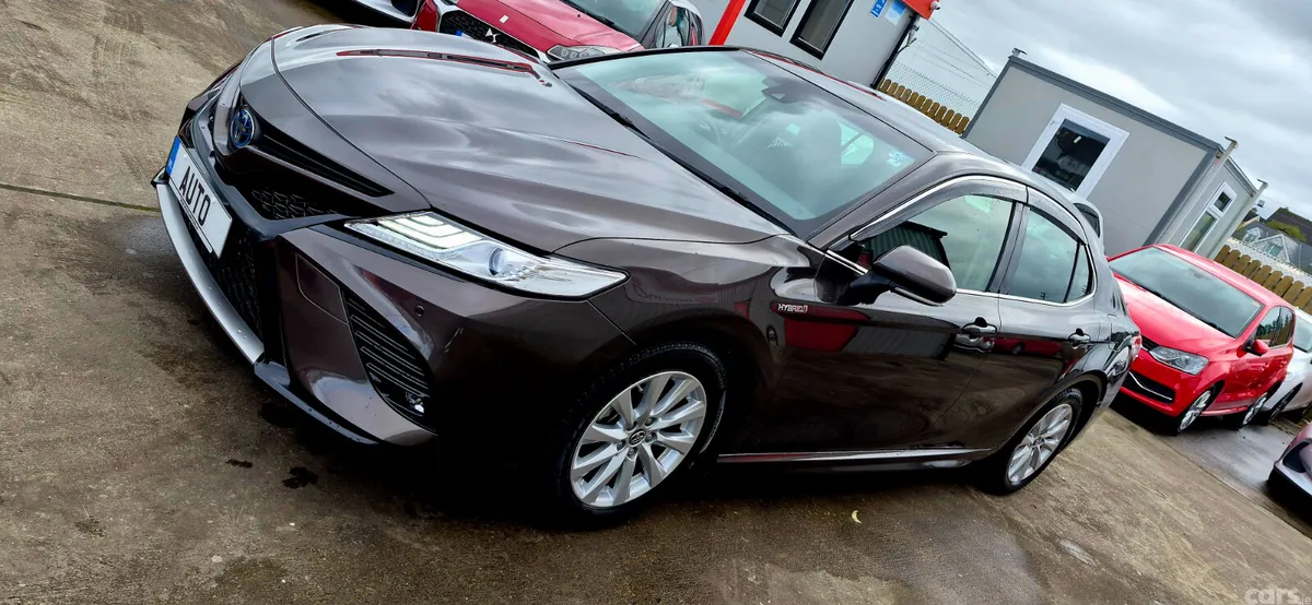 Toyota Camry Saloon, Petrol Hybrid, 2019, Brown
