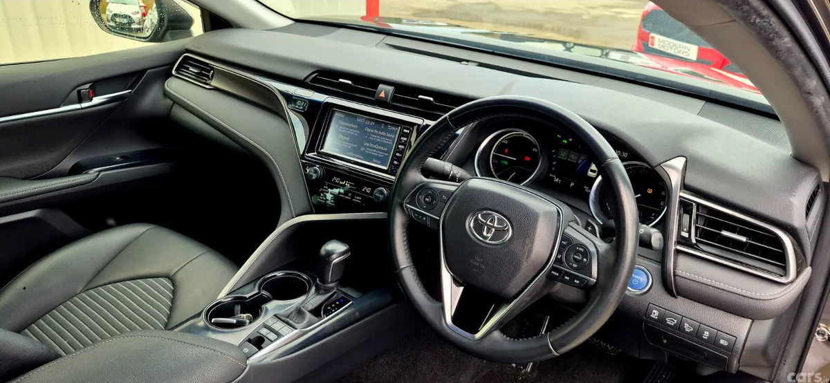 Toyota Camry Saloon, Petrol Hybrid, 2019, Brown