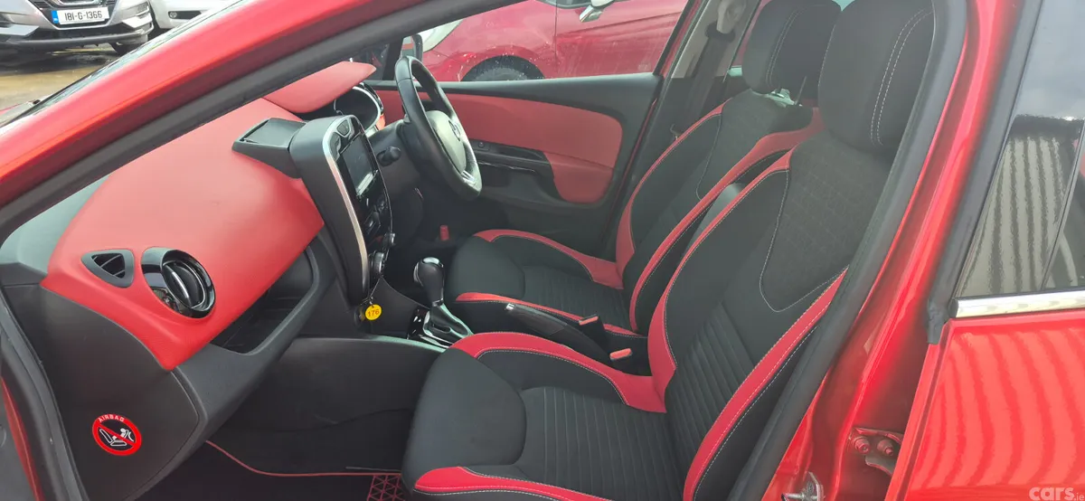 Renault Clio Hatchback, Petrol, 2016, Red