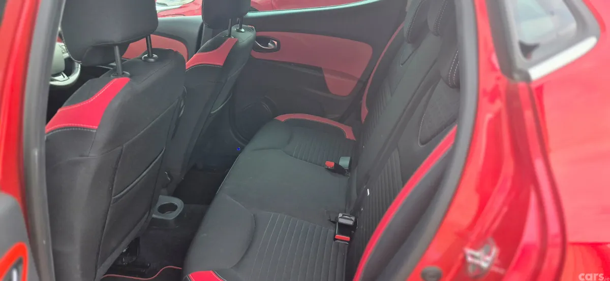Renault Clio Hatchback, Petrol, 2016, Red