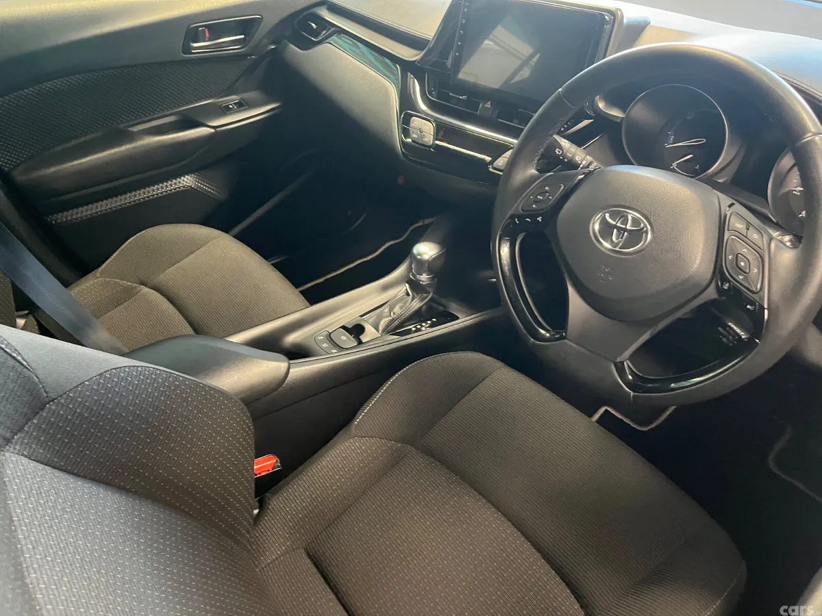 Toyota C-HR SUV, Petrol Hybrid, 2018, White