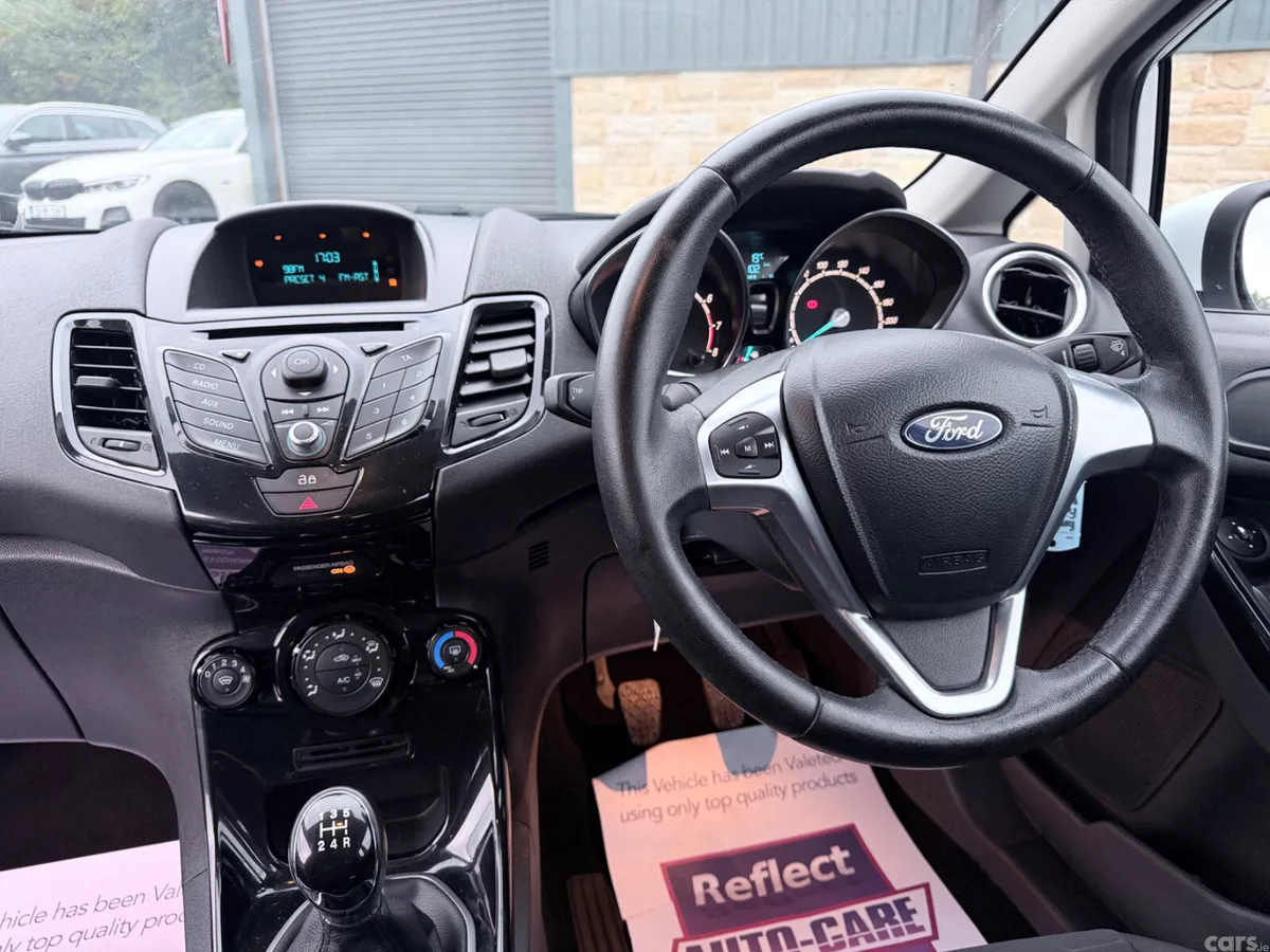 Ford Fiesta Hatchback, Petrol, 2015, White