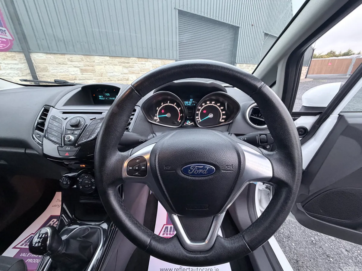 Ford Fiesta Hatchback, Petrol, 2015, White