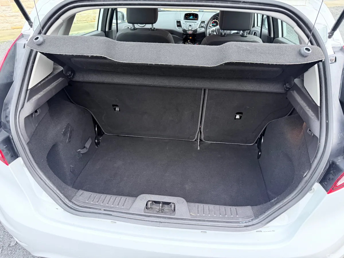 Ford Fiesta Hatchback, Petrol, 2015, White