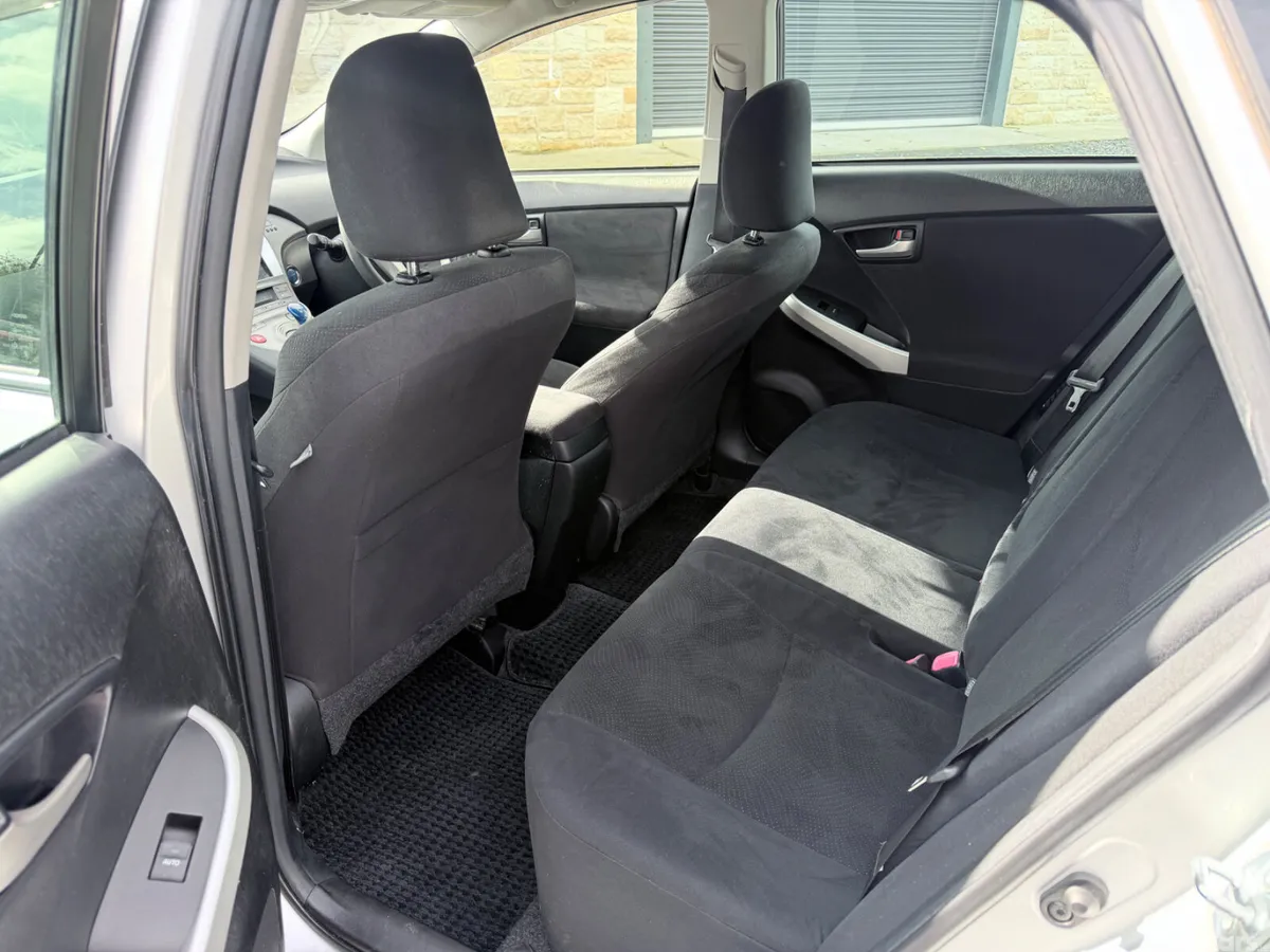 Toyota Prius Hatchback, Petrol Hybrid, 2015, Silver