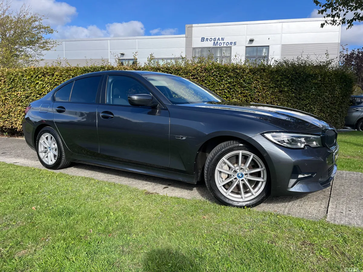 BMW 3-Series Saloon, Petrol Plug-in Hybrid, 2022, Grey
