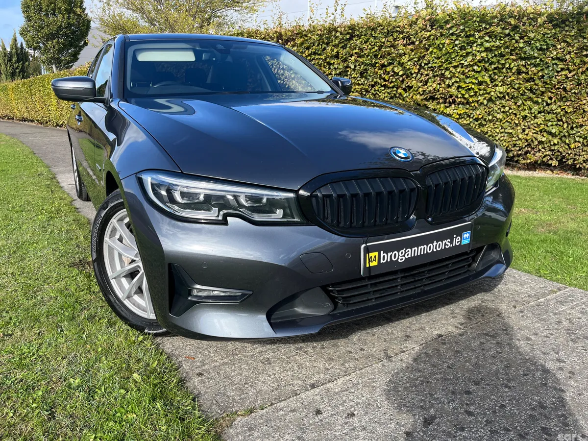 BMW 3-Series Saloon, Petrol Plug-in Hybrid, 2022, Grey