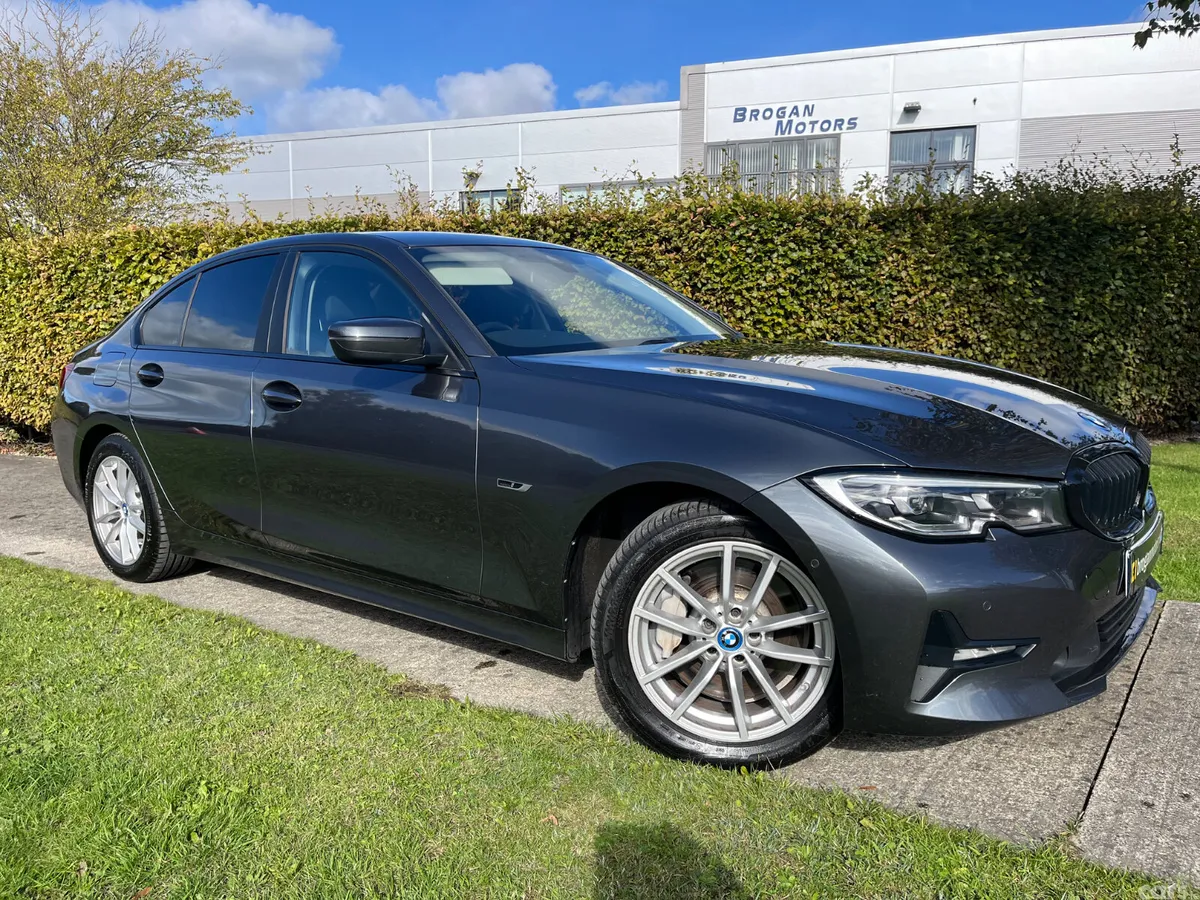 BMW 3-Series Saloon, Petrol Hybrid, 2022, Grey