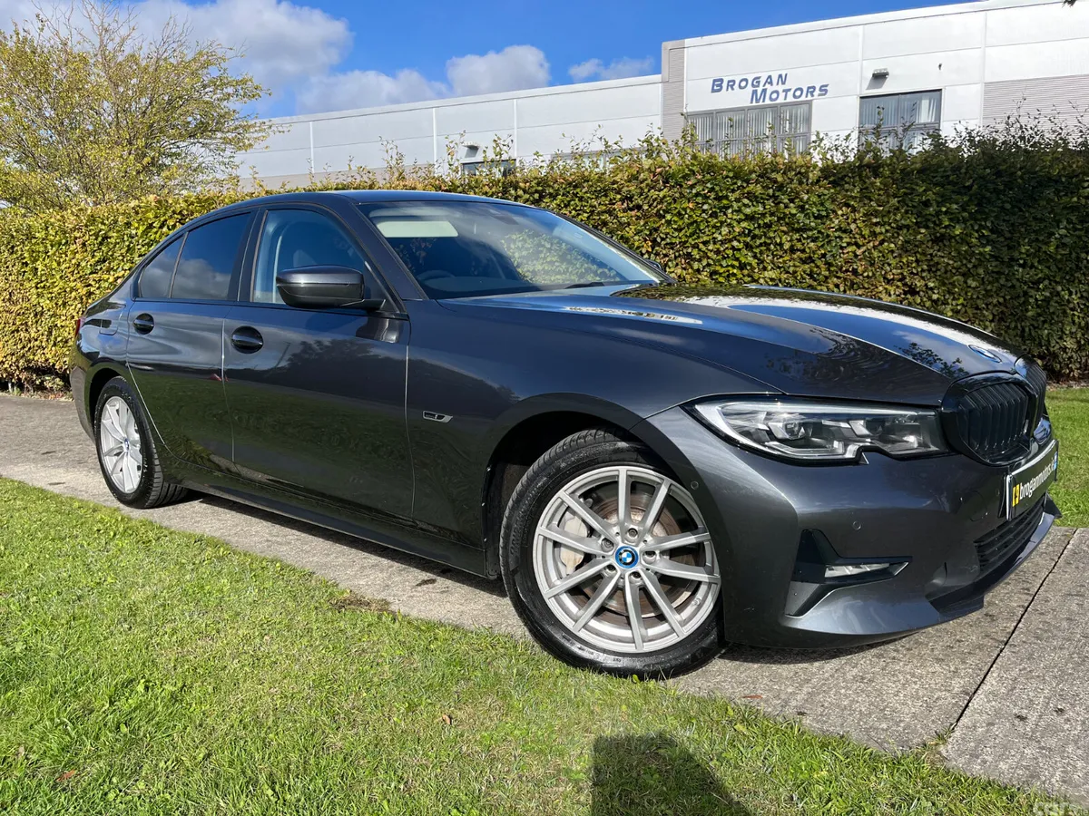 BMW 3-Series Saloon, Petrol Hybrid, 2022, Grey