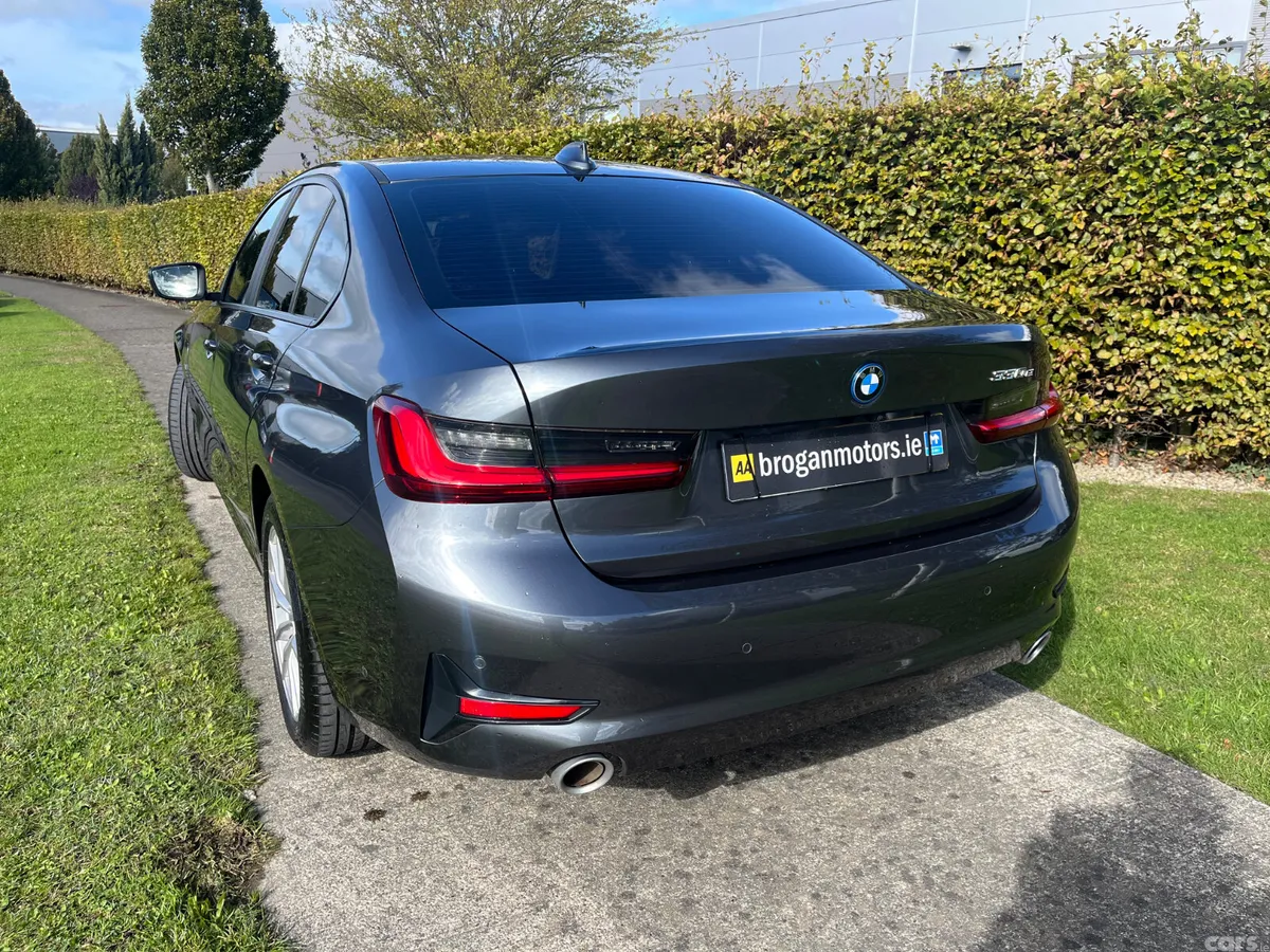 BMW 3-Series Saloon, Petrol Hybrid, 2022, Grey