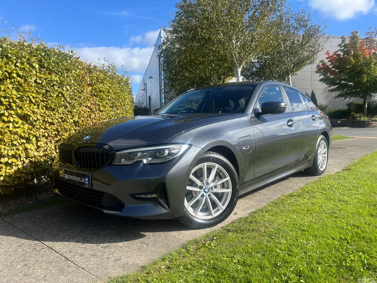 BMW 3-Series Saloon, Petrol Hybrid, 2022, Grey
