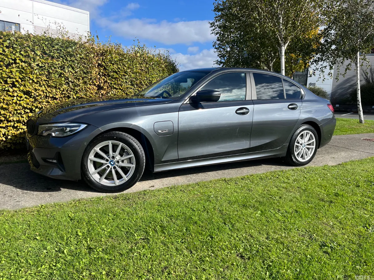 BMW 3-Series Saloon, Petrol Hybrid, 2022, Grey
