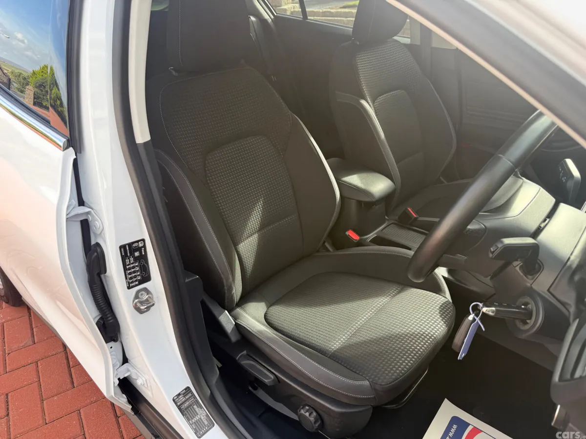 Ford Focus Hatchback, Diesel, 2021, White