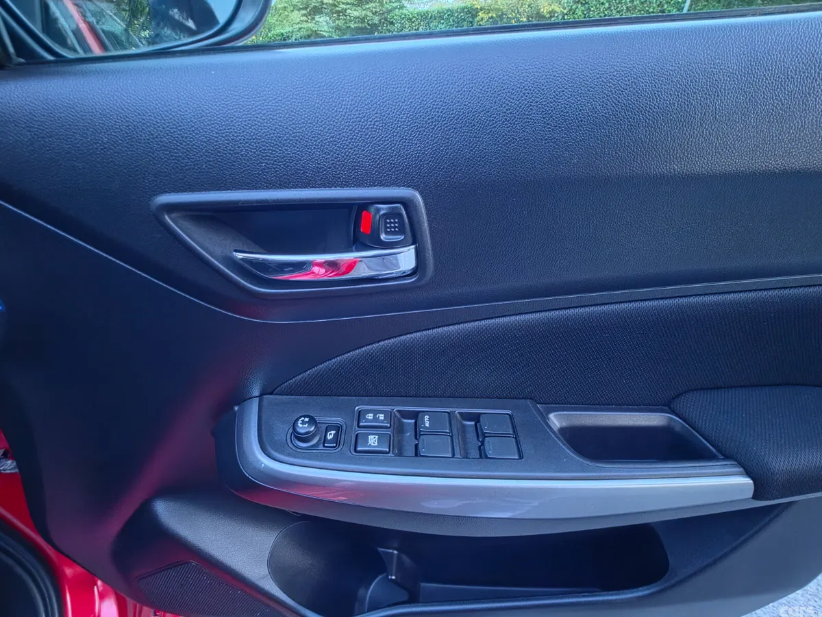 Suzuki Swift Hatchback, Petrol, 2018, Red