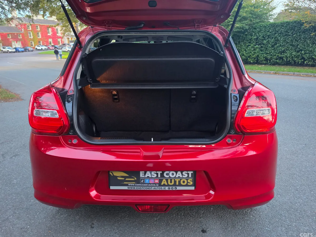 Suzuki Swift Hatchback, Petrol, 2018, Red