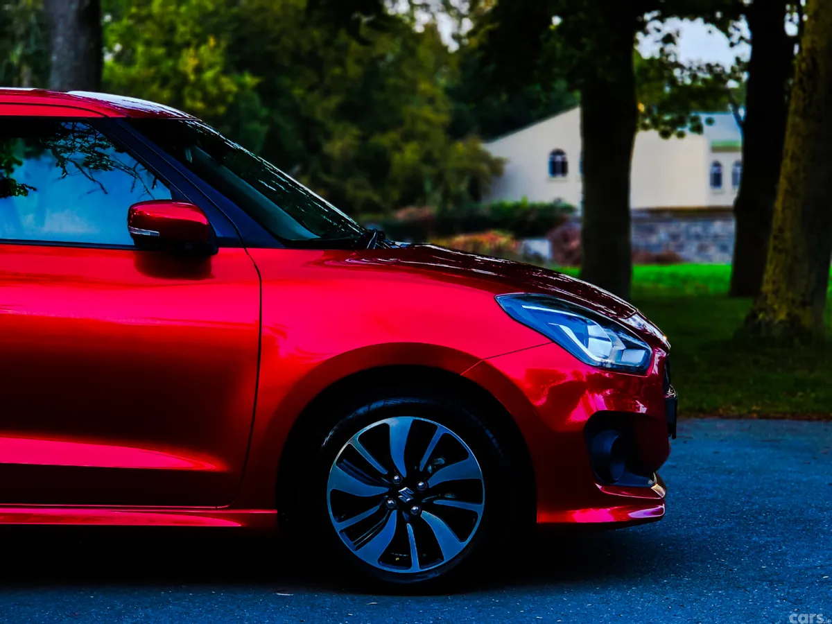 Suzuki Swift Hatchback, Petrol, 2018, Red