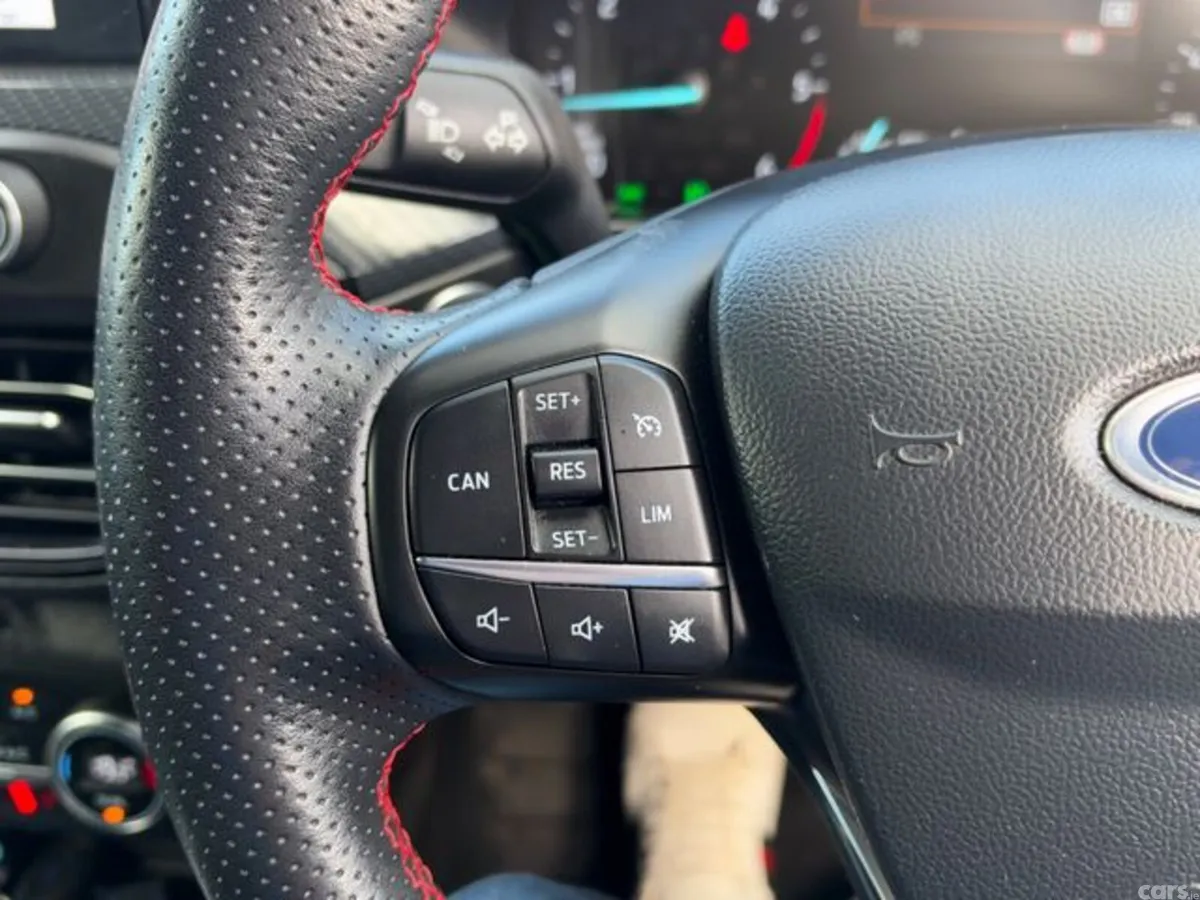 Ford Focus Hatchback, Diesel, 2019, Blue