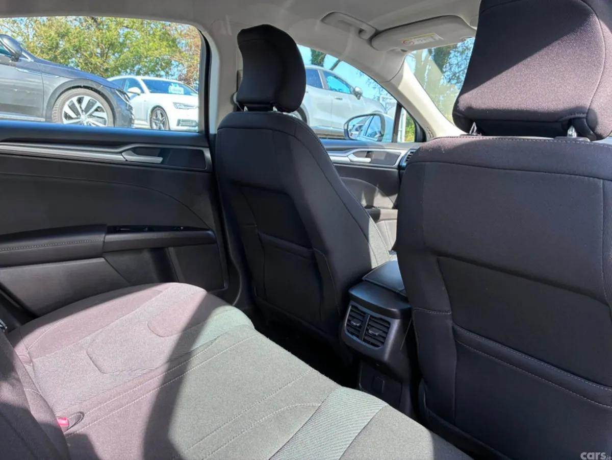 Ford Mondeo Hatchback, Diesel, 2016, White
