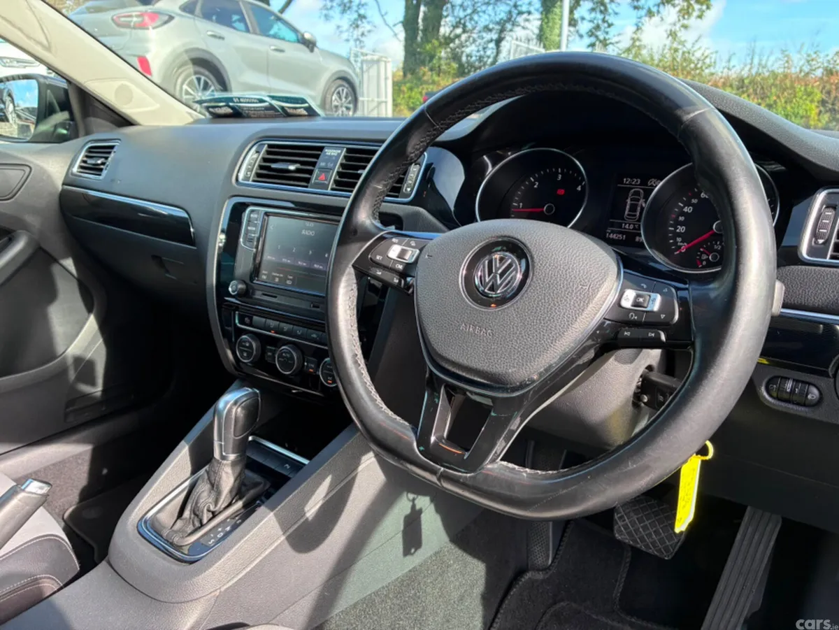 Volkswagen Jetta Saloon, Diesel, 2016, Black