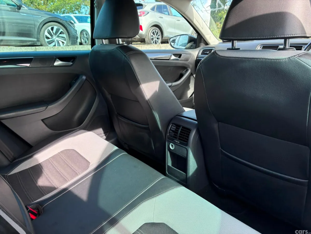 Volkswagen Jetta Saloon, Diesel, 2016, Black