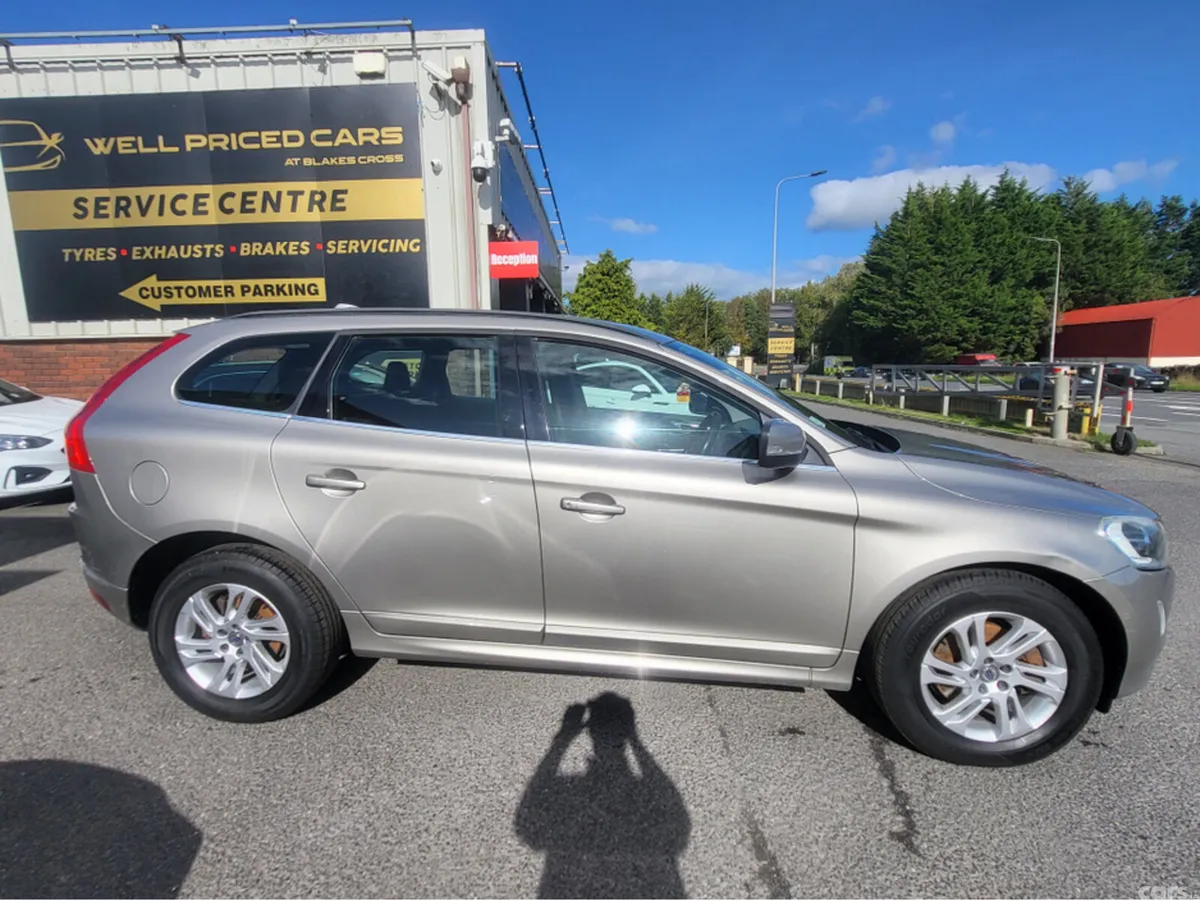 Volvo XC60 Estate, Diesel, 2015, Gold