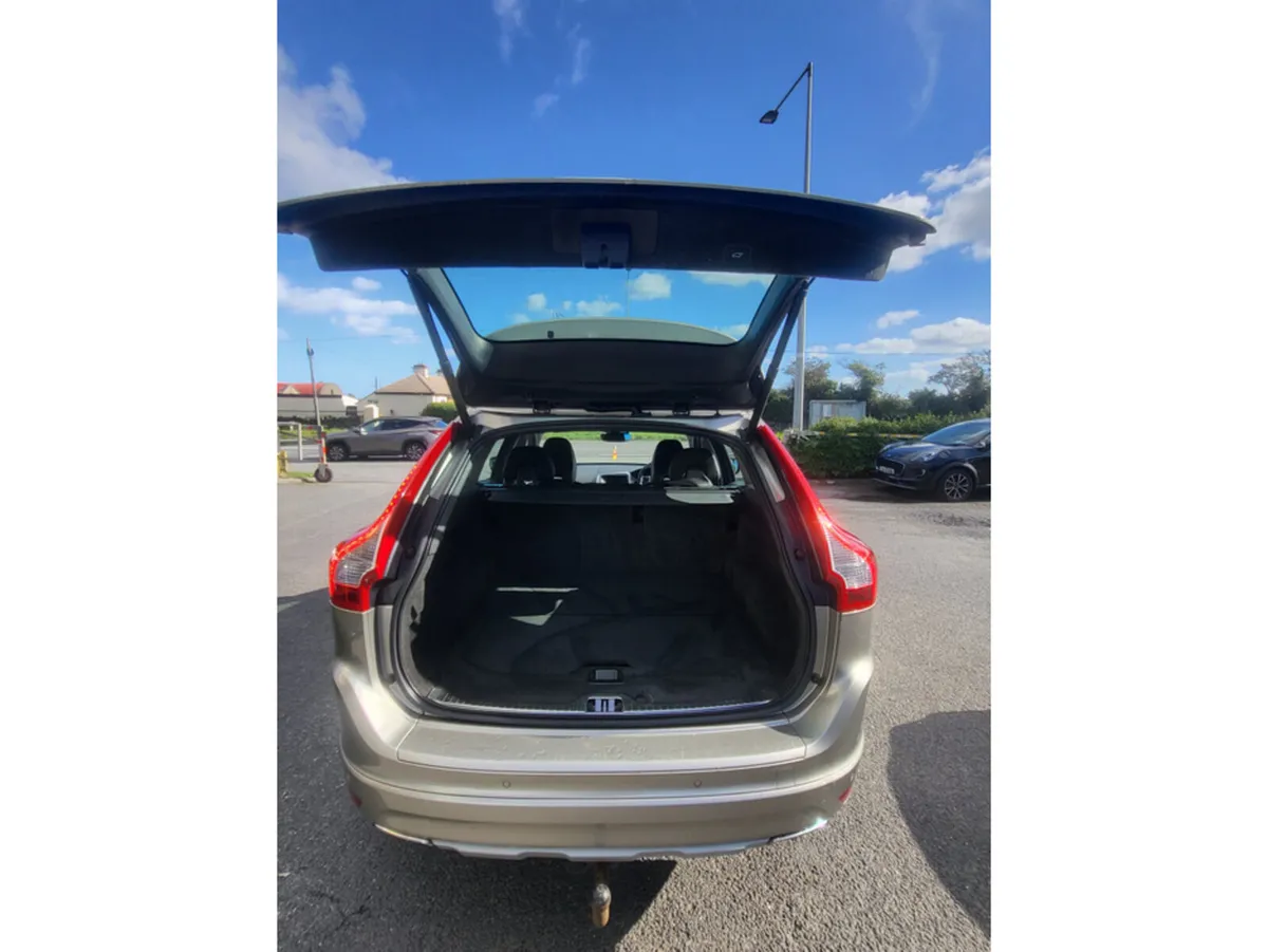 Volvo XC60 Estate, Diesel, 2015, Gold