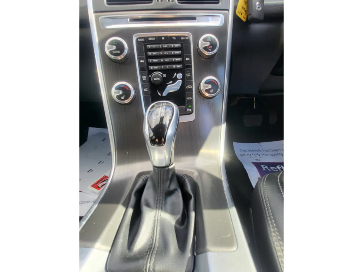 Volvo XC60 Estate, Diesel, 2015, Gold