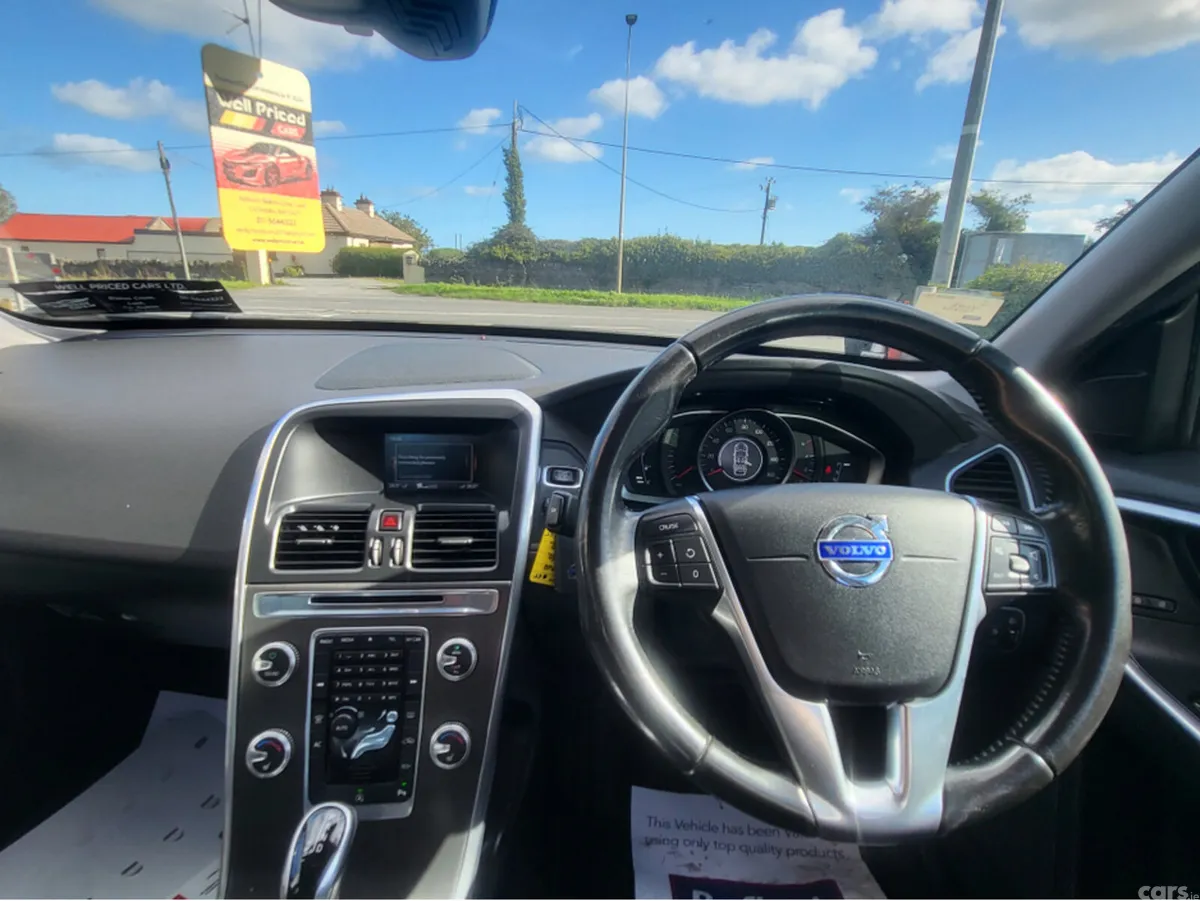 Volvo XC60 Estate, Diesel, 2015, Gold