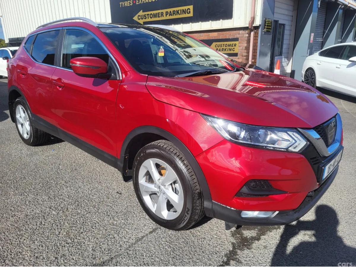Nissan Qashqai MPV, Diesel, 2018, Red