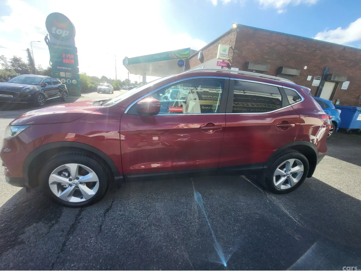 Nissan Qashqai MPV, Diesel, 2018, Red