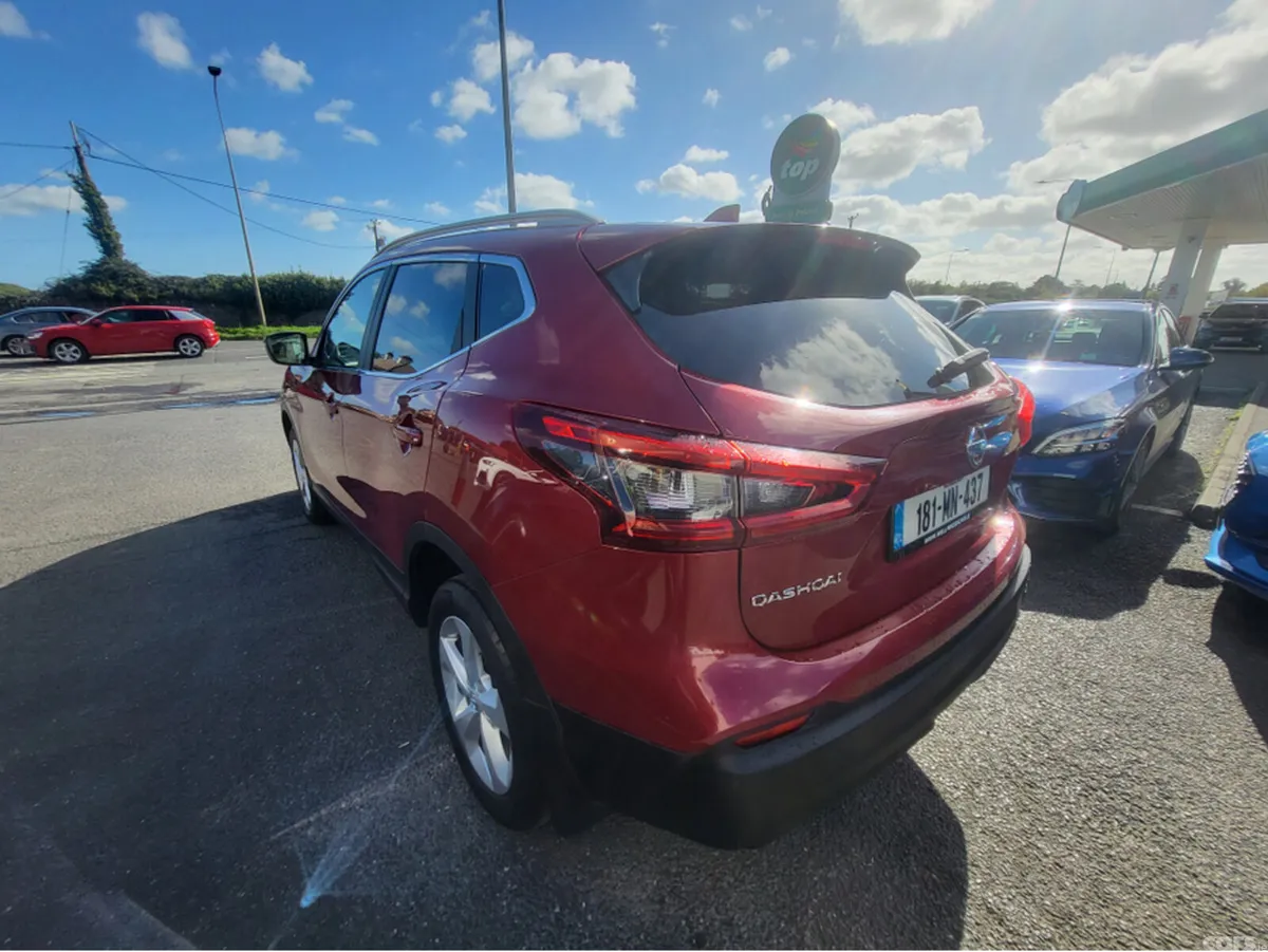 Nissan Qashqai MPV, Diesel, 2018, Red